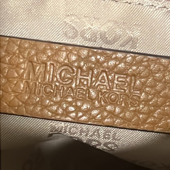 Michael Michael kors leather EUC Whip Stitching Tassel Gold hardware - Picture 17 of 17